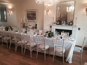 beautifully-dressed-room-dinner-party