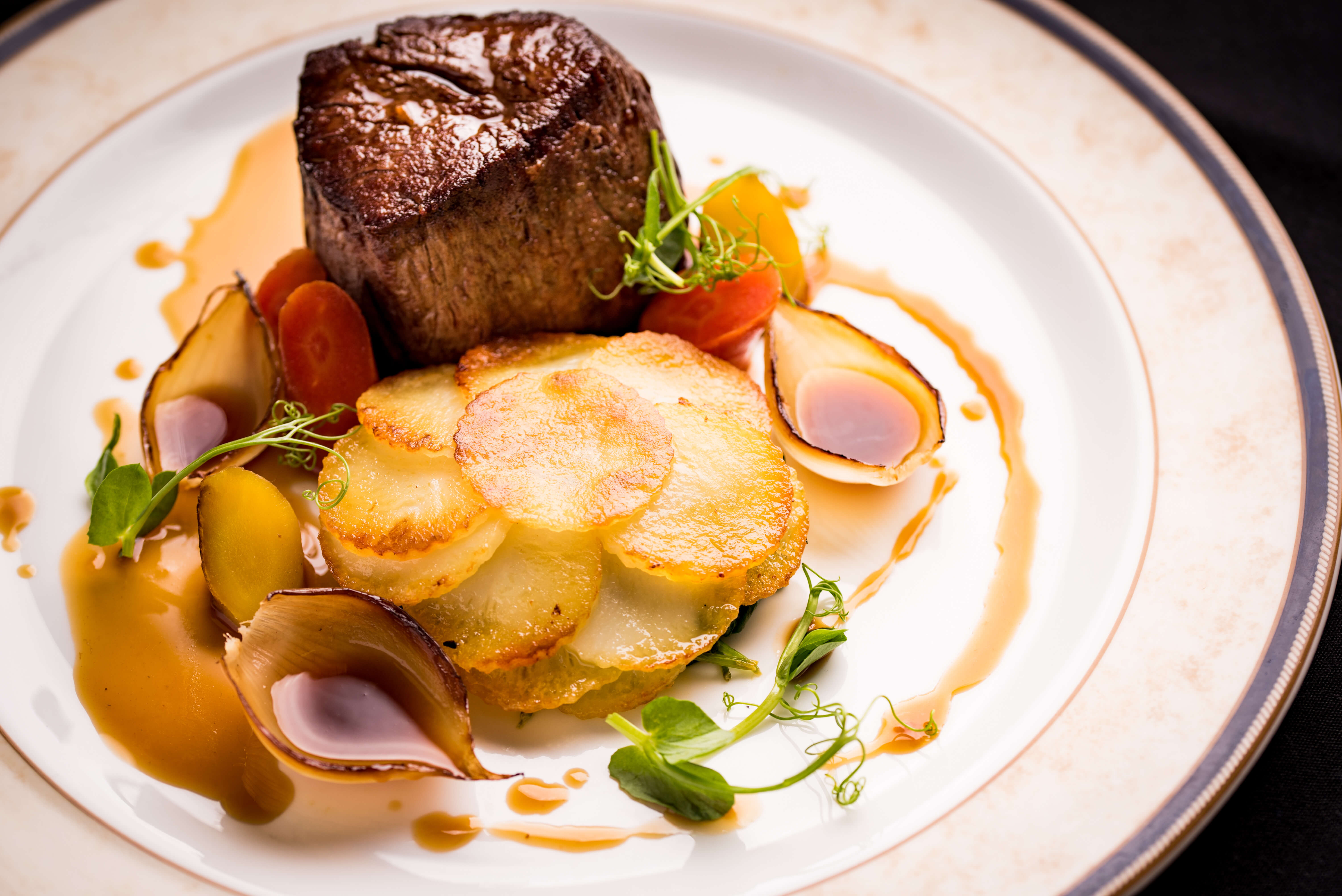 03F17990-5FE4-4EB8-82DD-511CCA12BD0A Roasted beef with potato pomme anna